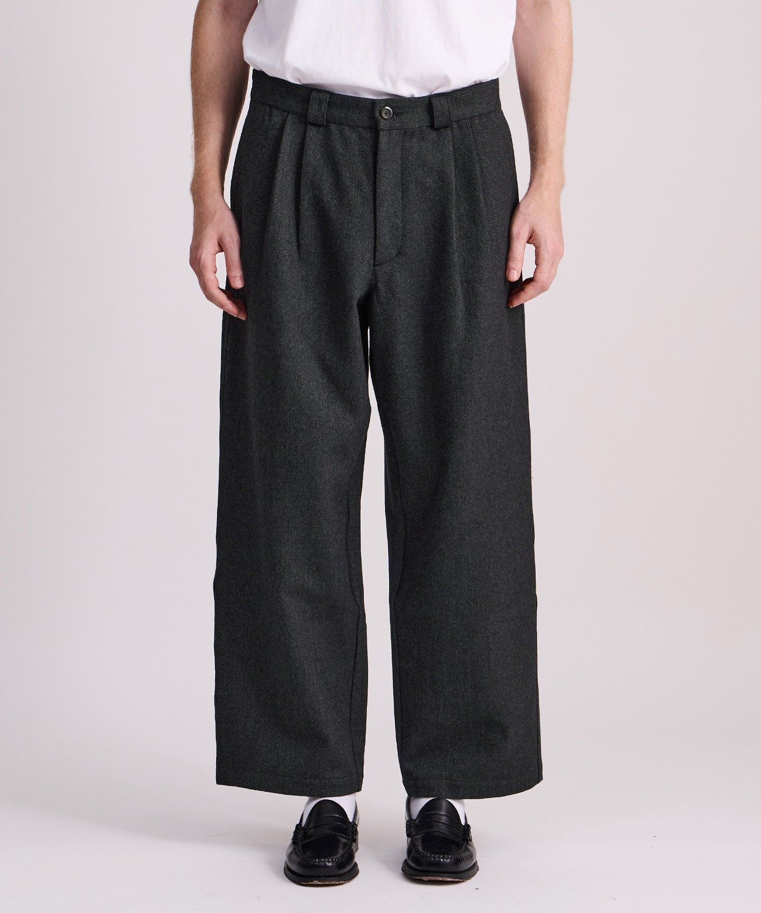 George Wool Wide Two Tuck Pant